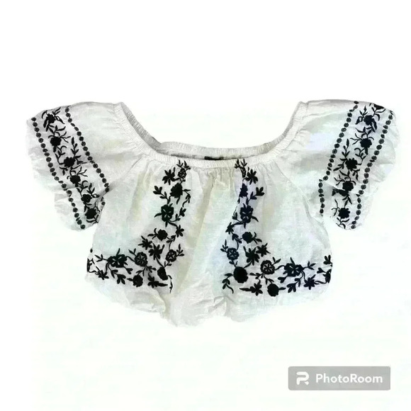 Like New- American Eagle Crop Top Size XS like new - Picture 2 of 4